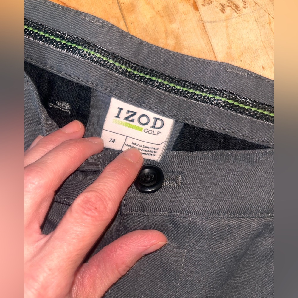 Izod Golf Performance FlatFront Short -Smoked Grey 
Size 34 -Sweat Wicking -EUC - Picture 3 of 7